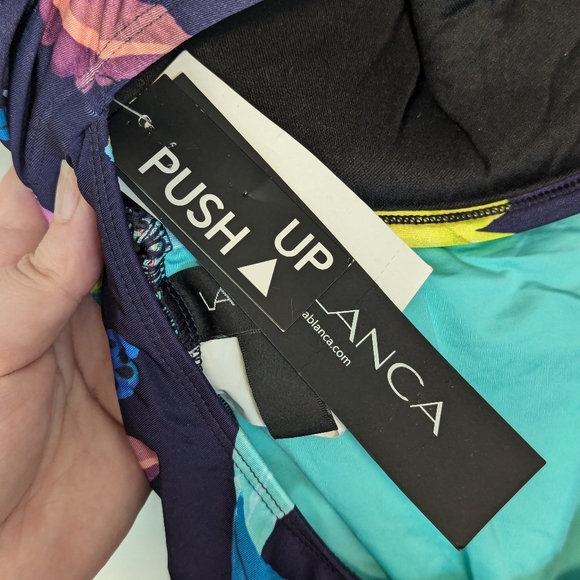 NWT La Blanca Push-up One-piece Tropical Print Swimsuit - Picture 2 of 6